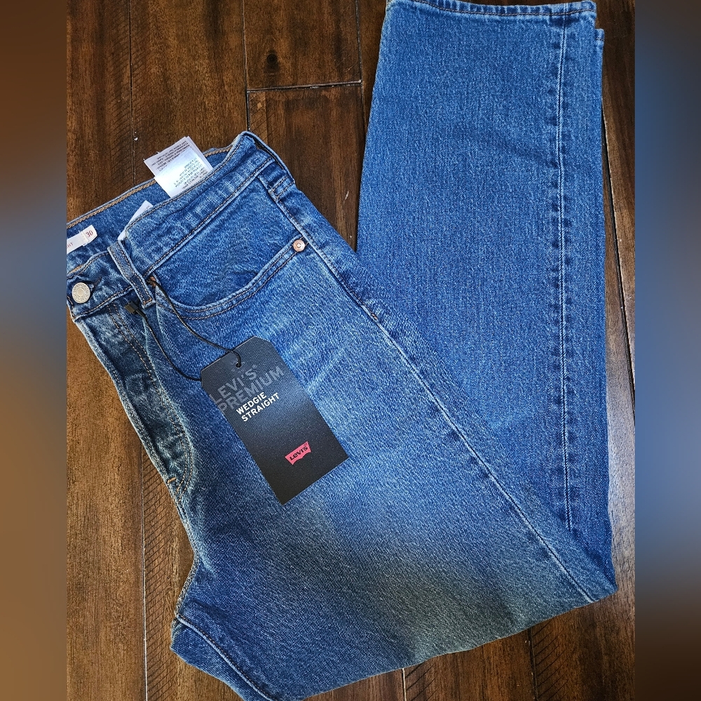 Levi's wedgie straight high rise 30x28